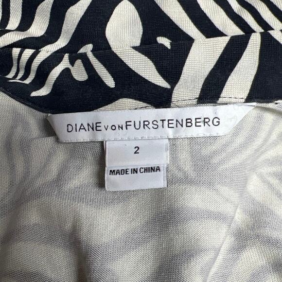 Diane von Furstenberg Jeanne Silk Wrap Dress Zebra Tattoo Black Cream Size Small - Picture 5 of 10